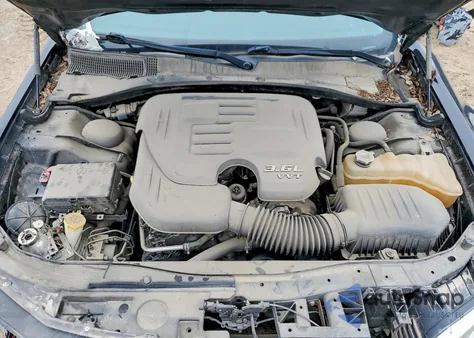 2018 Chrysler 300 Limited z USA, uszkodzony, nr VIN 2C3CCAEG9JH136869